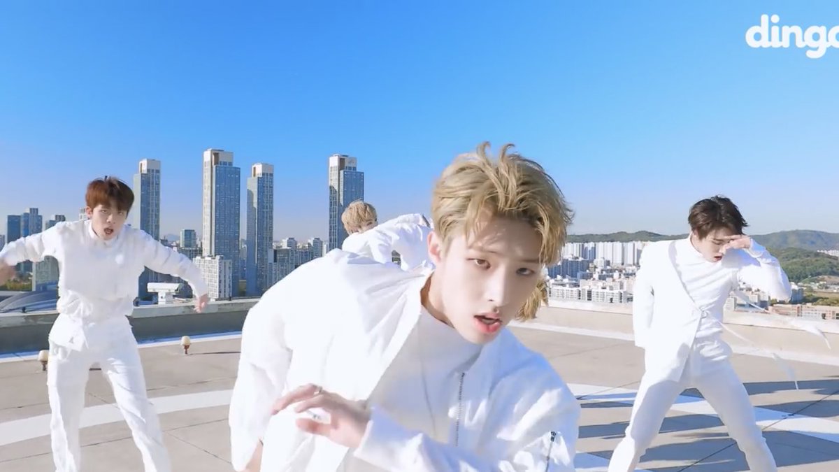 I wish there was more blonde pirate king mingi