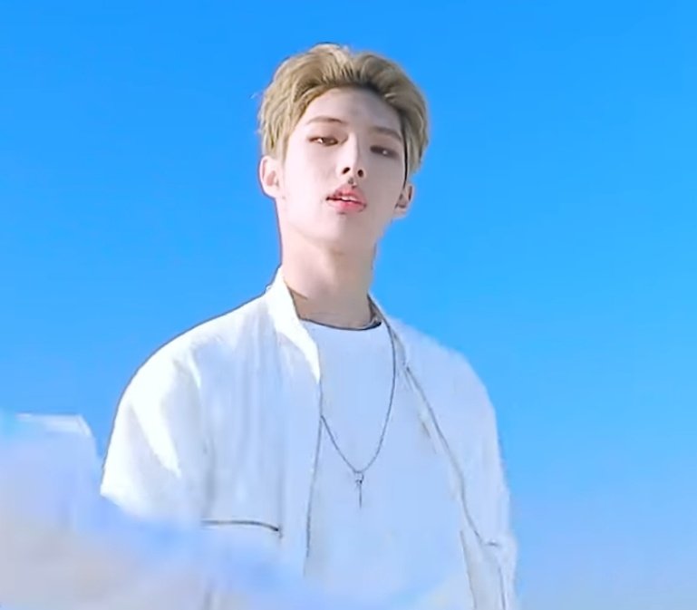 I want more blonde mingi in general