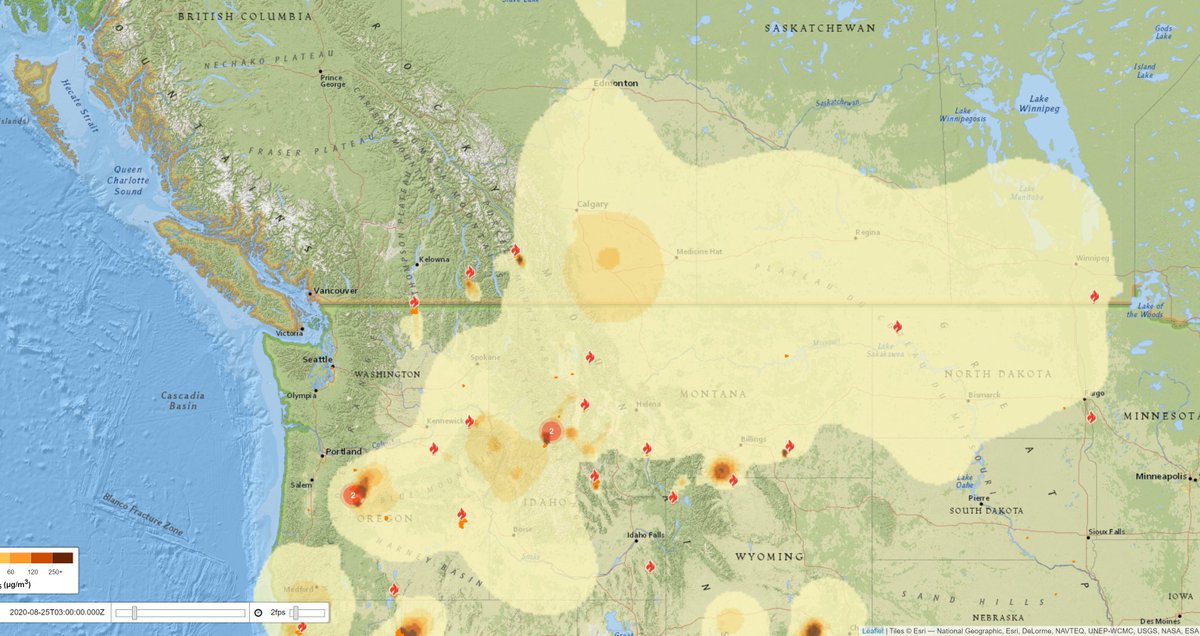 Looks like the smoke is coming in from the US for the most part. From firesmoke.ca/forecasts/curr… #yyc #abstorm #absmoke #yycsmoke