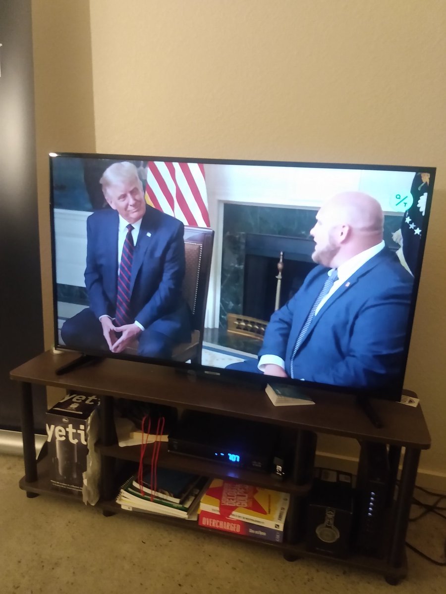 JorgeGalicia95's tweet photo. Joshua Holt spent two years suffering in a Venezuelan prison and now he is besides @realDonaldTrump.
Encouraging. 🇻🇪🇺🇲
#RNCConvention2020
#RepublicanNationalConvention
#VenezuelansWithTrump. https://t.co/DkUk6RzdVD