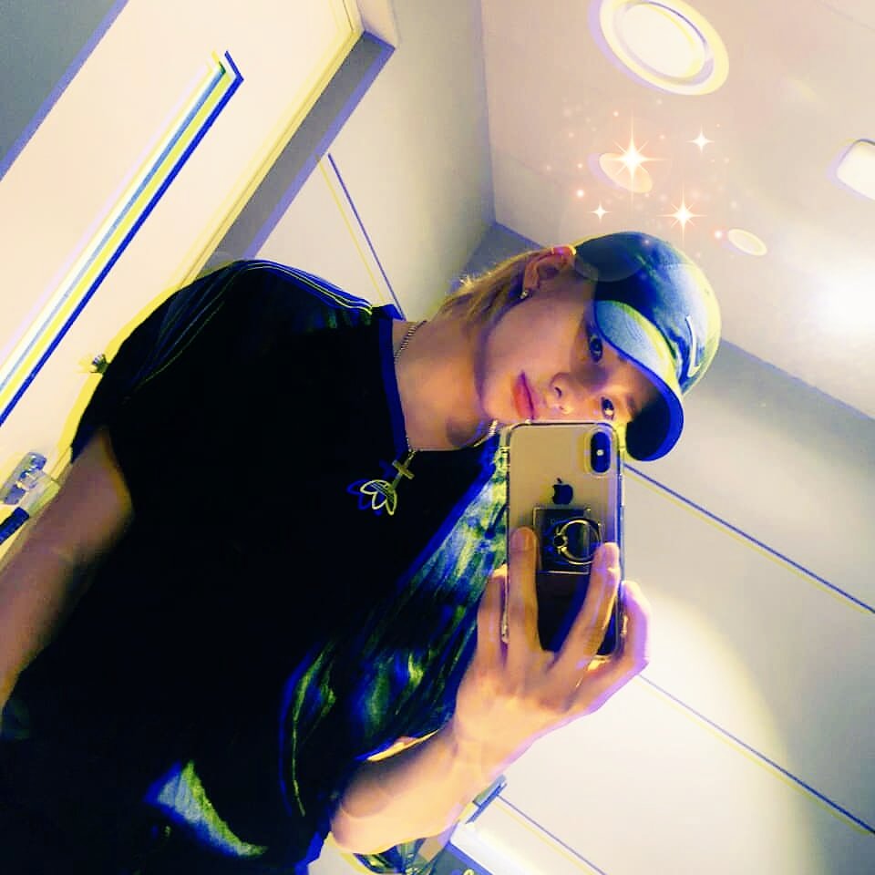 stayedits1's tweet photo. 💫Another edition of Hyunjin 💫
#StrayKids #stray #Hyunjin #staykids #stay #ilovestraykids❤️��💞💕  #StrayKidsGallery #Straykidsfanart #SKZ #Straykidsworlddomination #hyunjinpinkhair #kpopprediction #multifandom #fandon https://t.co/v7eihKMTd9