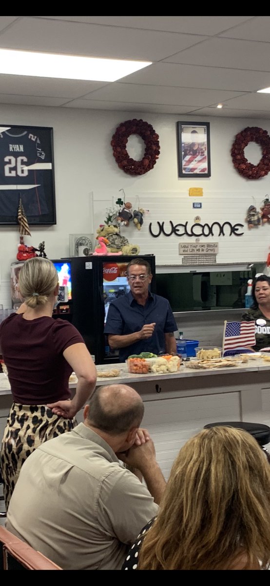 RealJMorrissey's tweet photo. Great turnout in Epping tonight for our #NationalWeekofTraining!
@realDonaldTrump supports small businesses and will continue to preserve America as a land of opportunity.
Thank you @FredDoucetteNH, @Lou4State, and @CorkyForSenate for speaking with us tonight!
#LeadRight #RNC https://t.co/6TDv5Q8IfI