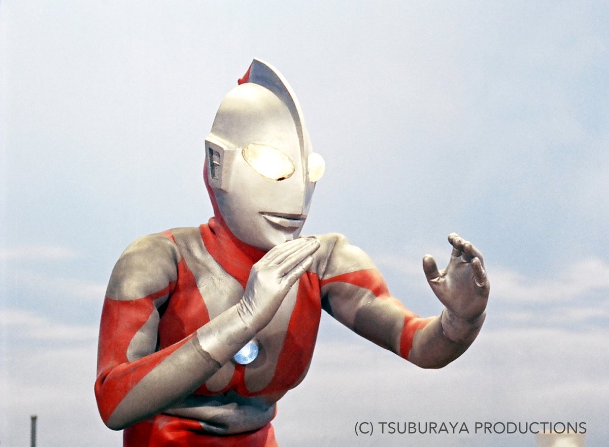 mmmryo's tweet photo. カーボンフレームを3Dプリントして作るSuperstrataが、初代ウルトラマンとコラボ。このカラーリングめっちゃカッコいい! マットブラックの末端とすっごくマッチしてる。すでに各モデルを購入予約した人でもアップグレードできるって。
https://t.co/WkvP6RjpKN
#Superstrata #ebike #電動自転車 https://t.co/LYFTCrd1WM