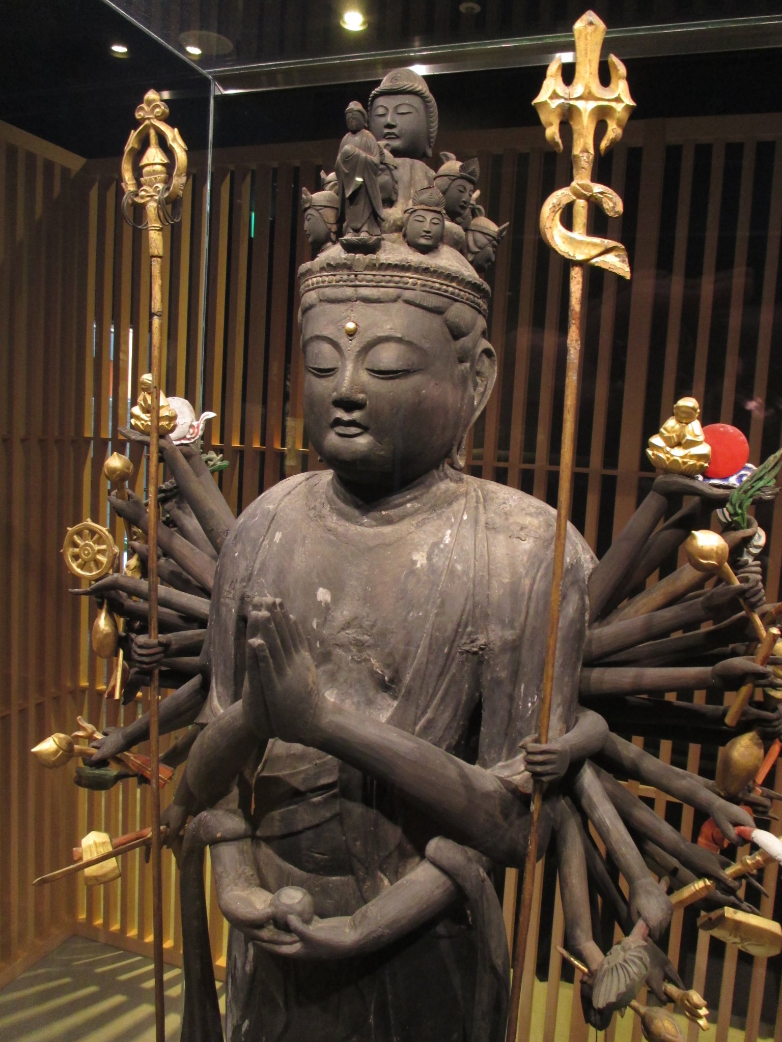 平和観音さま 完全手彫り 作品番号 Aー2 4月から値上げ 平和観音