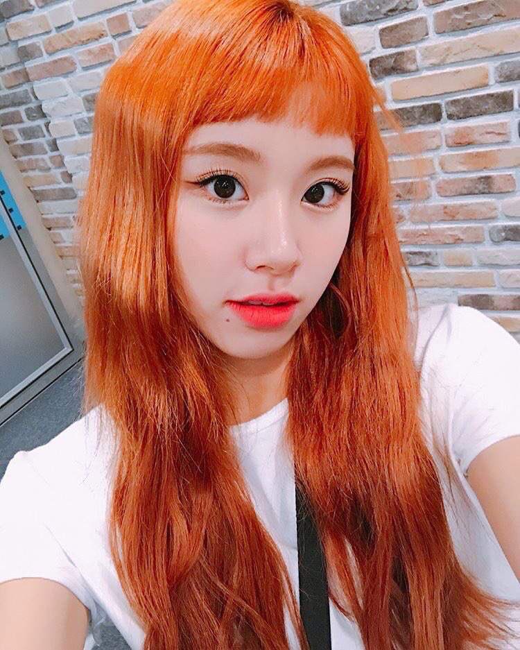 chaefies (chaeyoung selfie’s); a thread