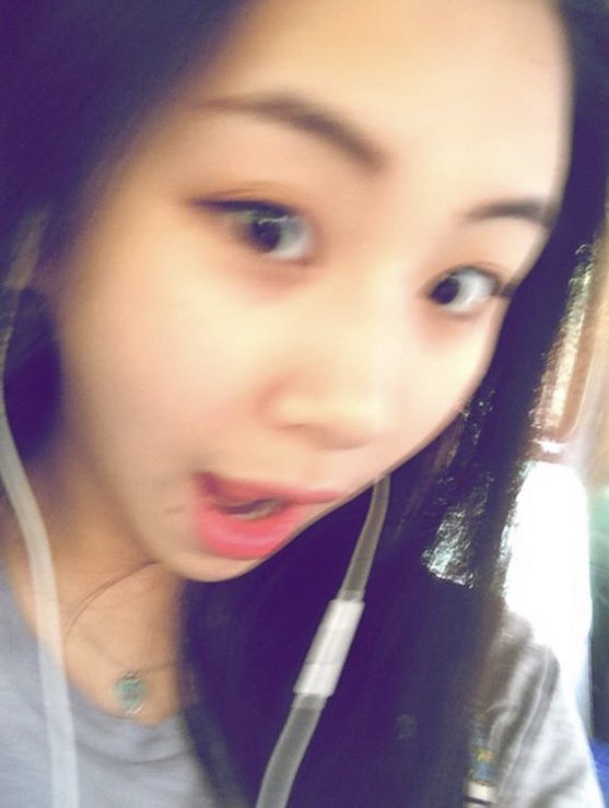 chaefies (chaeyoung selfie’s); a thread