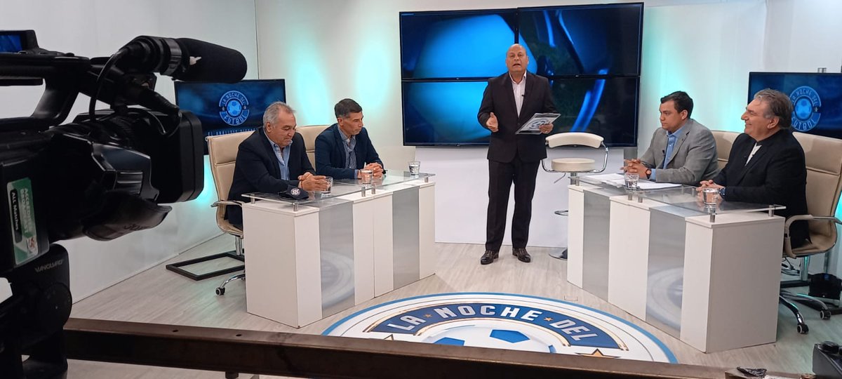 nochedelfutbol1's tweet photo. Todo #Elanalisisdiferente lo tenés todos los martes 00hs, acá por @NuevoSigloCable @Mvdfilms #Cardinaltv llegamos a todo el interior! Hay #equipo @Pablokarslian @cristianpanza89 @Michelini66 #Juliozelman https://t.co/HuKrMJz8zA