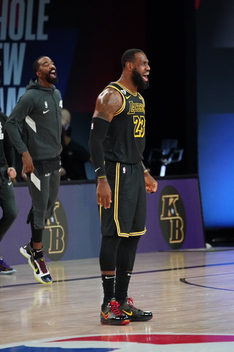 lebron james wearing lebron 7