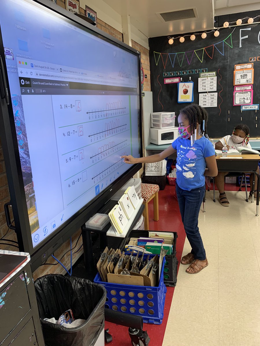 ThomasStTPSD's tweet photo. TSE Tigers are back at it! #teachingothers #TPSD https://t.co/YVyD4FlqRb