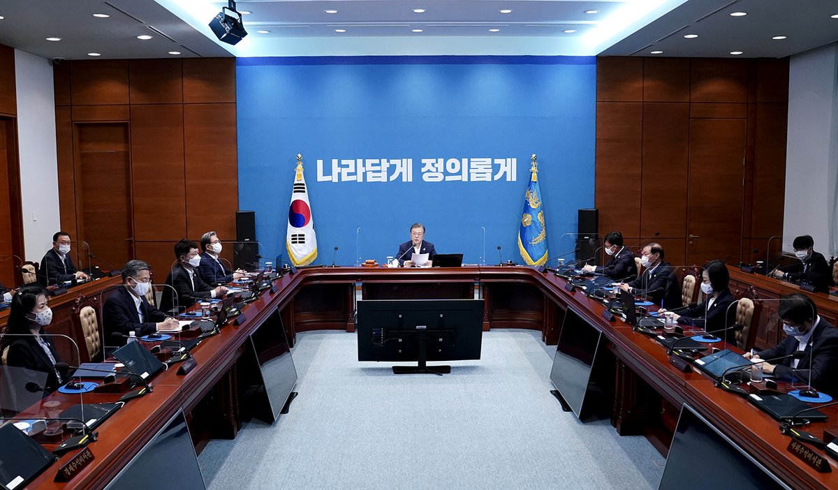 moonriver365's tweet photo. 정부는 이번 코로나 재확산에 대해서도 
비상한 각오로 대비해야 합니다. 
코로나 확산에 따른 예상 시나리오를 
세우고, 시나리오별 대응책을 
철저히 마련해야 합니다. 

- 2020.8.25 제43회 국무회의 https://t.co/PSxUEdJ3us