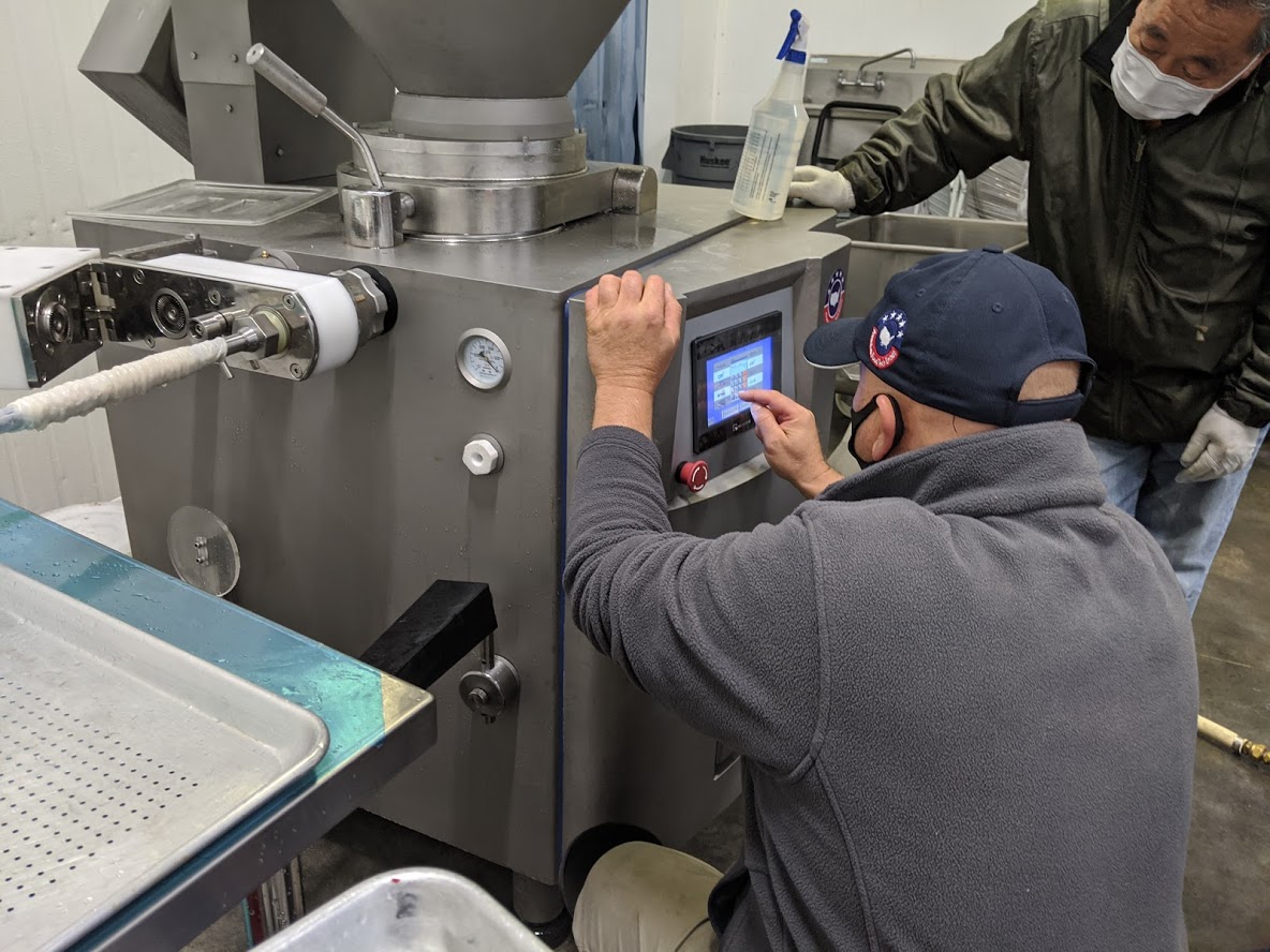 AmericanFoodTec's tweet image. AFTG specialized technician helping the customer to run the meat vacuum stuffer as well as bowl cutter machine. American Food Tech Group provides an individual and a full line of food processing machinery.
#AFTG #Food Processing Machinery #MeatProcessingMachinery #VacuumStuffer