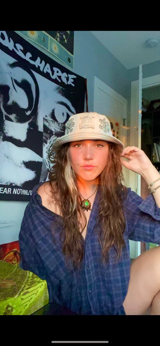 urtrippindog's tweet photo. i don’t use the bird app too much anymore bUT IM HERE TO SCREAM FROM THE MOUNTAIN TOPS TO SHOP https://t.co/3XGdjletqF im never taking this hat off https://t.co/cCVd8rU5Qv