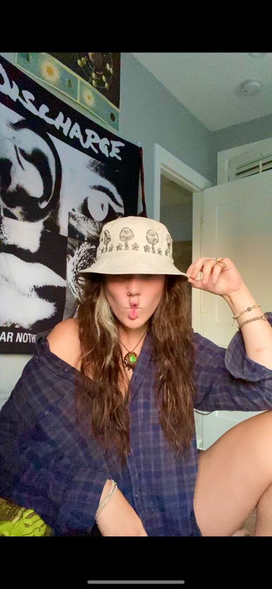 urtrippindog's tweet photo. i don’t use the bird app too much anymore bUT IM HERE TO SCREAM FROM THE MOUNTAIN TOPS TO SHOP https://t.co/3XGdjletqF im never taking this hat off https://t.co/cCVd8rU5Qv