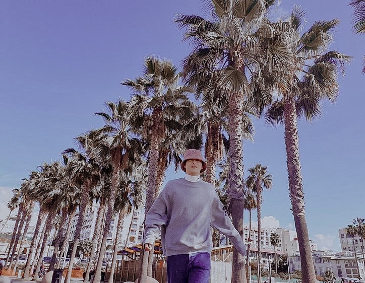 hourlyEXOVET's tweet photo. Clear your mind, watch the sky☁️
#sujoy #exo #redvelvet #exovet #hourlyexovet #suho #joy https://t.co/B2JU0AtEDO