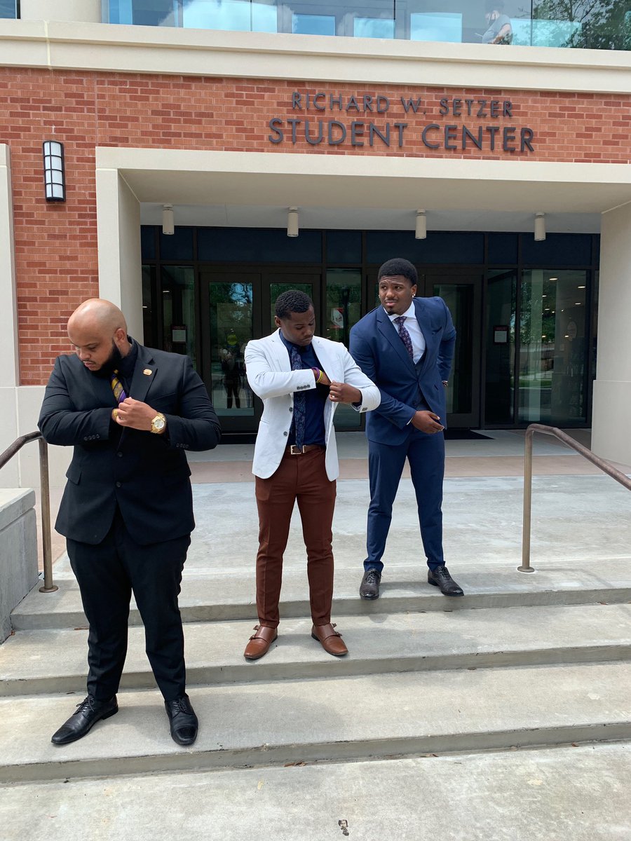 Lamar_Omegas's tweet photo. Manhood Monday’s with your favorite Upsilon Theta Chapter of Omega Psi Phi Fraternity Inc. 🔥⚡️ #ManhoodMonday #ΩΨΦLeadership #MaskEdition https://t.co/9XGwRCPGG8