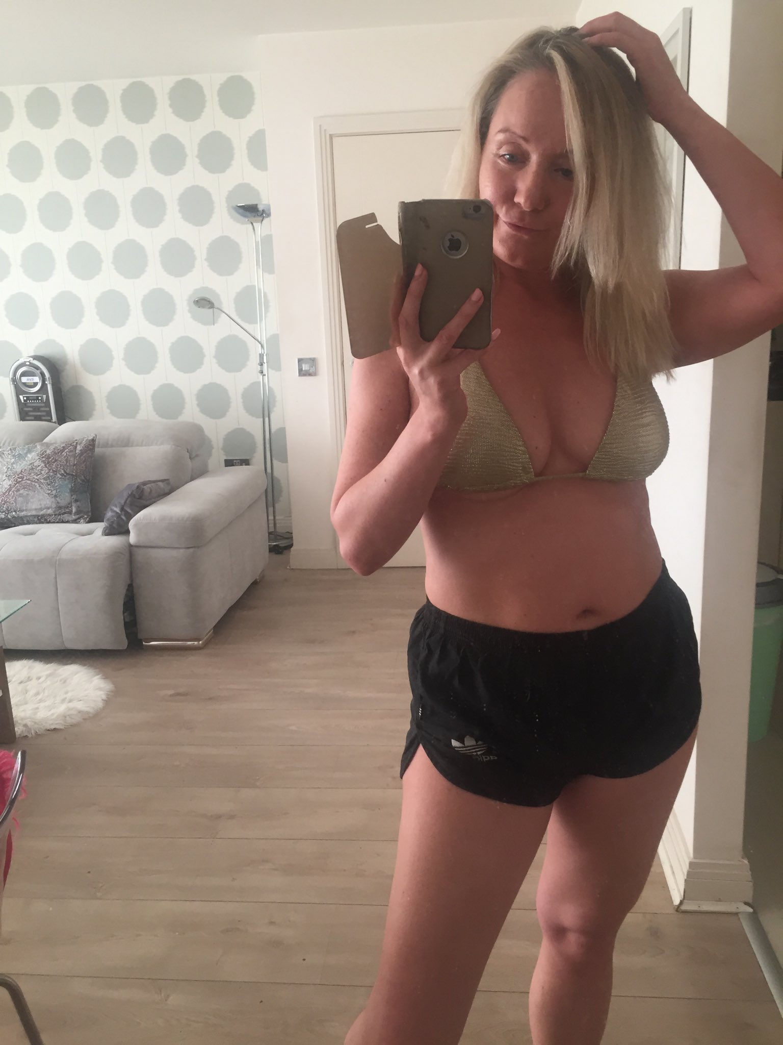 Miss Claire McKevitt on X: On it like a bonnett😘 #katietaylor  t.cot3Pc4JtiXm  X