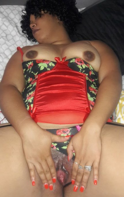 Who else likes to play pussy and get fucked? 😈 https://t.co/VEtFD9j4vi<a href="/tag/bbw"class="tags"><span>#bbw</span></a><a href="/tag/blackporn"class="tags"><span>#blackporn</span></a><a href="/tag/fridaymorning"class="tags"><span>#fridaymorning</span></a>