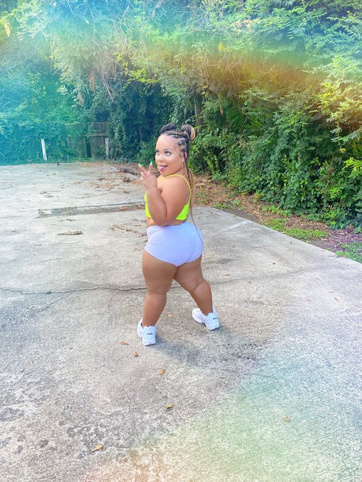 Subscribe to my onlyfans 😇✨ https://t.co/GJDddhyJ7Y https://t.co/jifbaZUavj