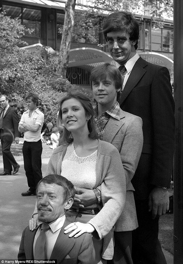 Happy Birthday in Heaven to Kenny Baker! 