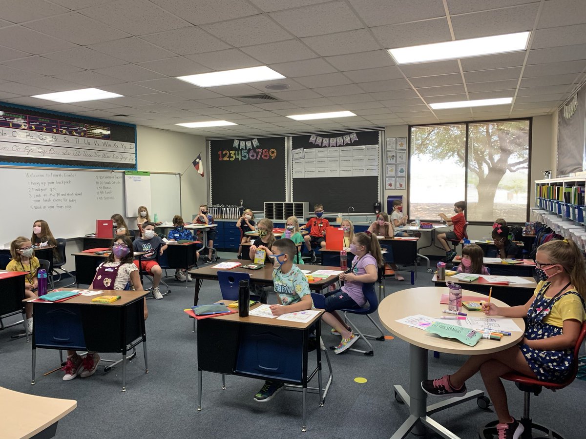 CapronKelly's tweet photo. These fourth graders had a great first day.  I did not hear one complaint about masks, and they were great listeners and participants in all of our procedure work today.  I can’t wait for tomorrow!  #bettertogethersve https://t.co/dkN9sHw8LL