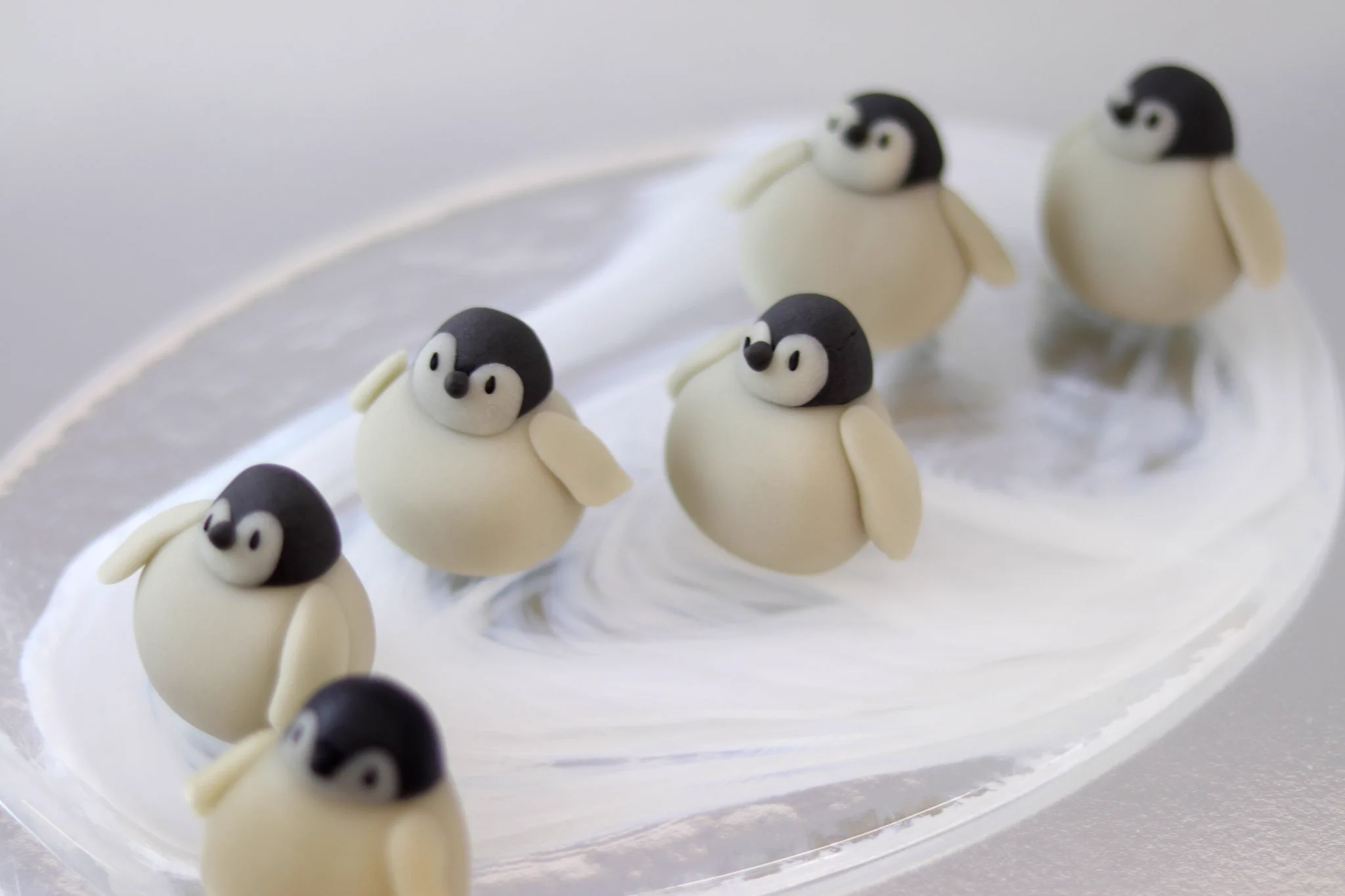 体を丸々と太らせて美味しそうに見せた結果⇒可愛すぎて食べづらい和菓子に！