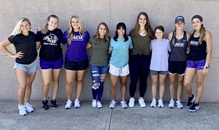 ACU_Softball's tweet photo. Today, we hit the books 📚 In one week, we hit the field 💪🏼🥎 #TearEmUp #GoWildcats https://t.co/nmb9UpP0pf