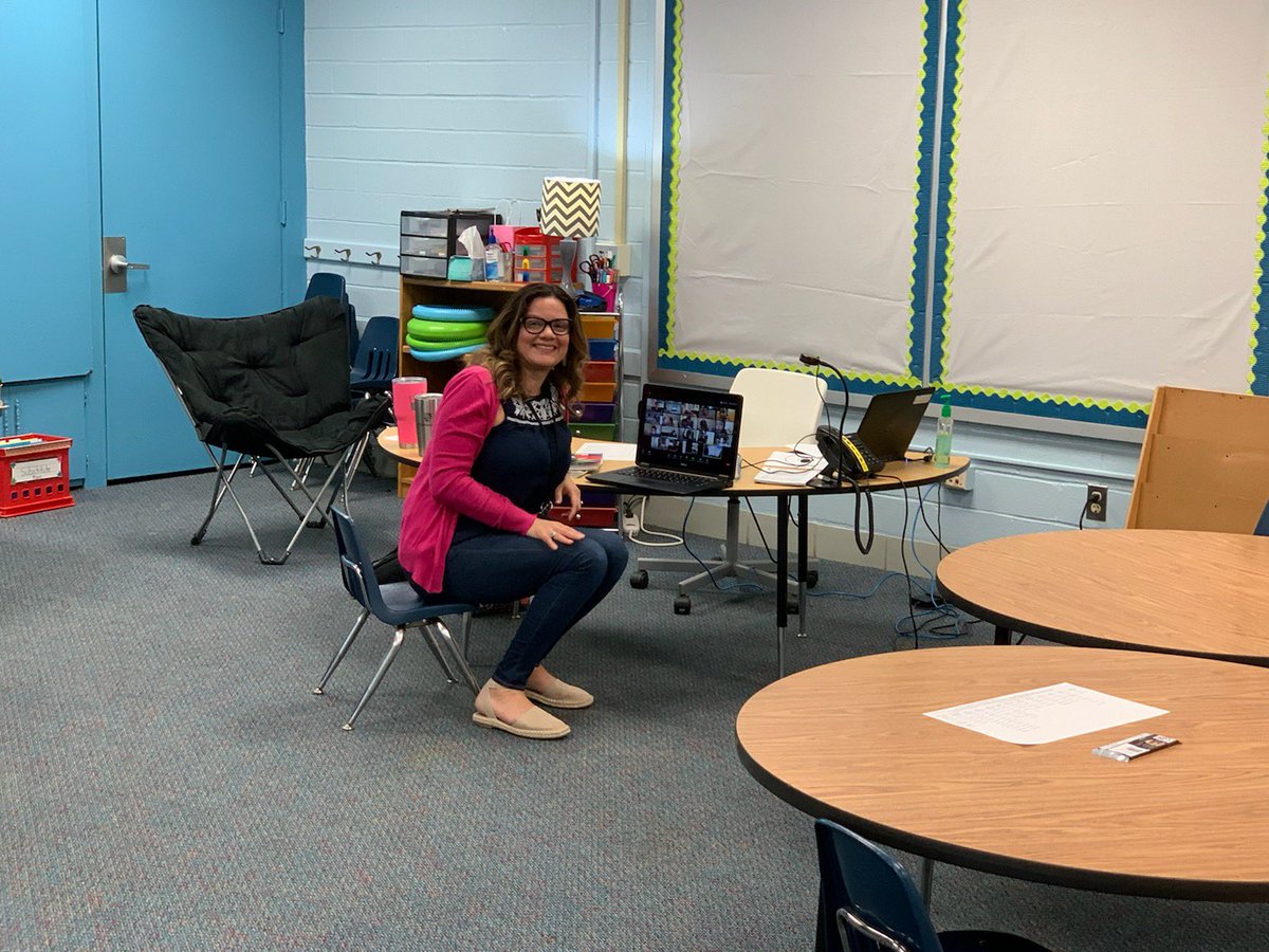 WVEBeagles's tweet photo. Safe to say the first day of school looked a little different than normal, but we are ready for a great year!! #nailedit #zoom #virtuallearning #firstday @SBISD @acheetham_west 🍎🐶 https://t.co/oKOfLDPlxk