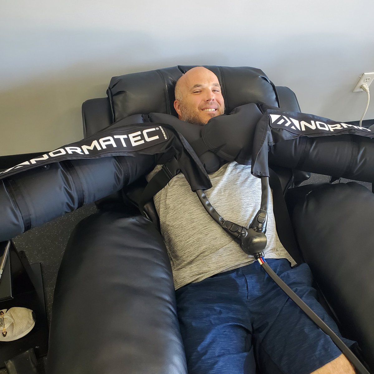 cryo_n's tweet photo. Make your life a masterpiece; imagine no limitations on what you can be, have or do- Brian Tracy
#cryonmore #cryotherapy #infraredsauna #normateccompression #recovery #painmanagement #jointpain #painrelief #optimizesleep https://t.co/sMXF7VNLUq