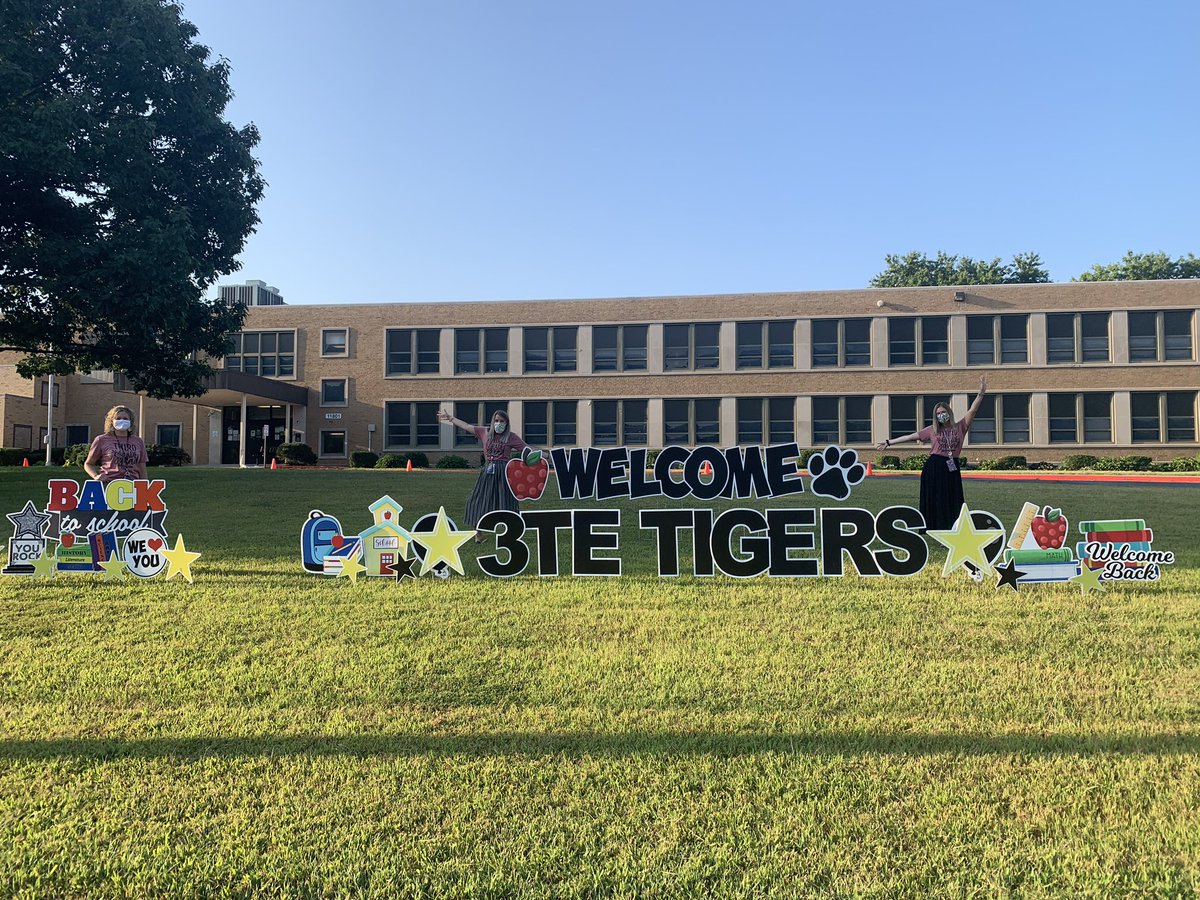mrsgorman3TE's tweet photo. Can’t wait to see all the tigers!! 🐯#3TEPride #isdstrong https://t.co/GadzvgBcdy
