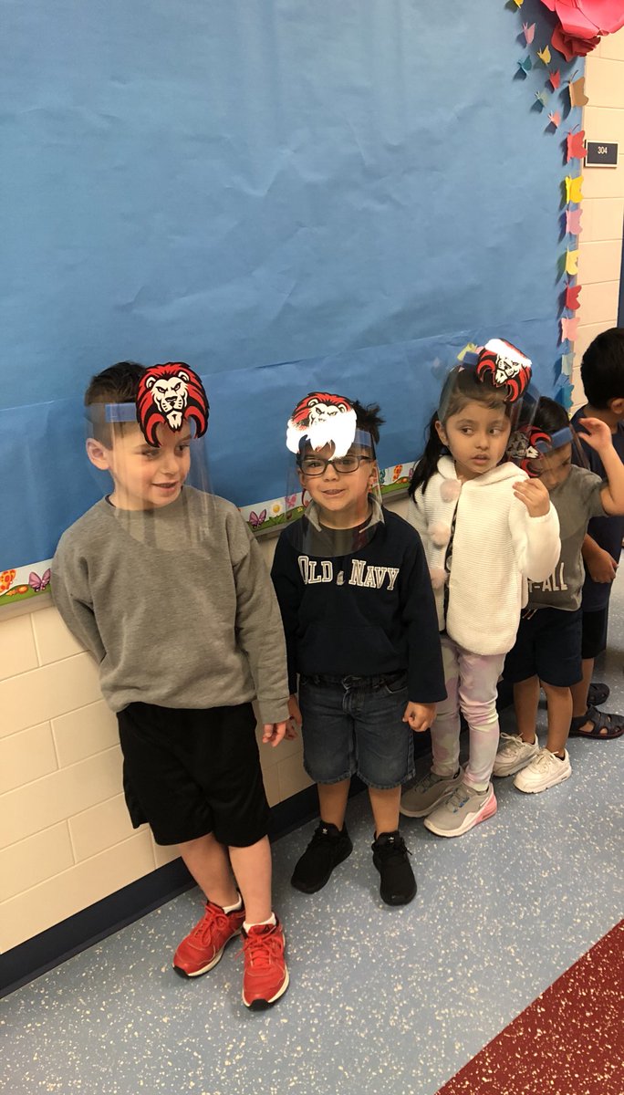 SheasShannon's tweet photo. Our PPCD students know how to travel in style! @VieiraAnna7 #joyjames #CastleberryISD https://t.co/MIWvKXzbNN