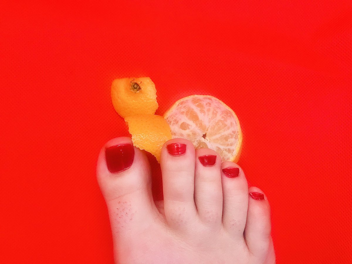 VSauzages's tweet photo. Your life isn’t as juicy as mine and my succulent toes 🍊💁🏼‍♀️ #juicy #onlyfansbabe #onlyfansgirl #chunkytoes #footpics #feetpicsforsale #sellingfeetpics #sellingfeet  #feetbuyers #Feetfettish #feetseller #footfestish #foot #FOOTWORSHİP #feetbuyers https://t.co/jCsPOCigU4 https://t.co/cmrI0vrvVf