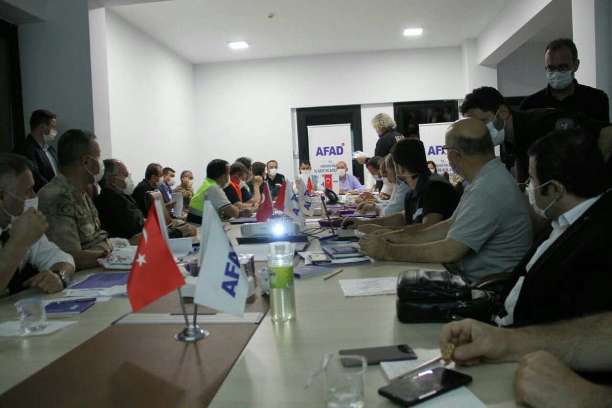 Çevre ve Şehircilik Bakanımız Sayın Murat Kurum ve İçişleri Bakanımız Sayın Süleyman Soylu’nun katılımlarıyla gerçekleşen toplantıda Giresun’daki sel felaketinin ardından il ve ilçelerde yapılacak çalışmalar ele alındı.