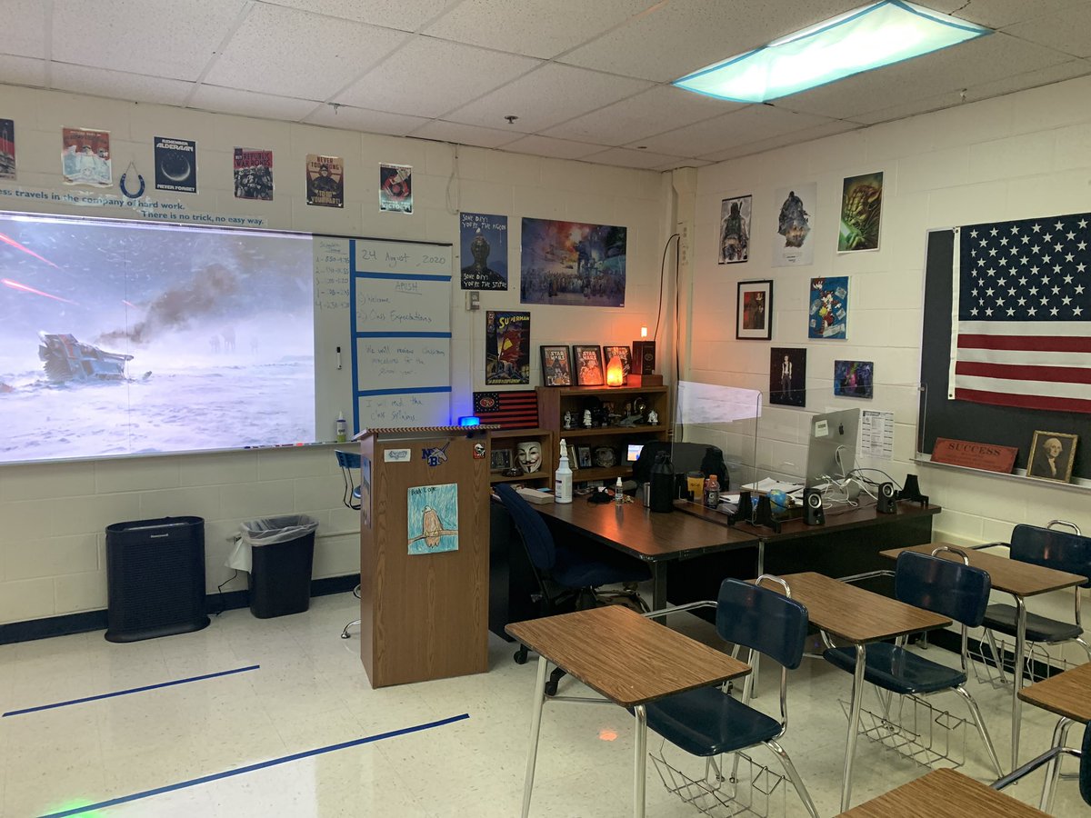 JimmyBryant's tweet photo. No one sneezed on me. #BackToSchoolIn5words https://t.co/KfBNKRCIiz