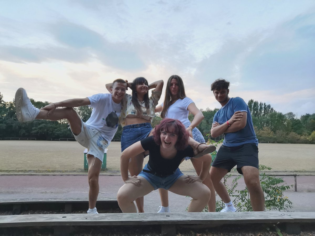 Jvais faire un ptit thread avec quelques photos de cet été qui fut assez sympatoche, j& #39;vous laisse avec ces beaux gosses :