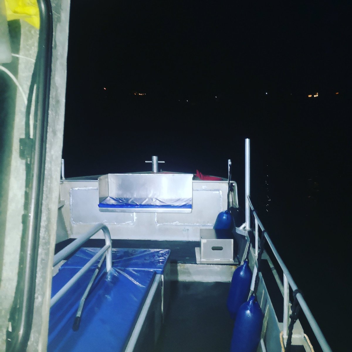 PushtackPete's tweet photo. End of the day! 10 hours of trips, plenty of wildlife and a Welsh acting legend! Thank you @marklewisjones and family for taking a tour with us, some fantastic dolphin encounters 😁 #seamor #boattrip #skipper #westwales #newquay #ceredigion https://t.co/sixsQ77iFN