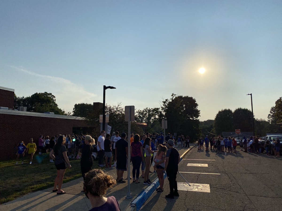 ETNreisenweber's tweet photo. Scene outside of the Conneaut School Board meeting where the fate of fall sports will be decided. https://t.co/9jwMFEbuMl