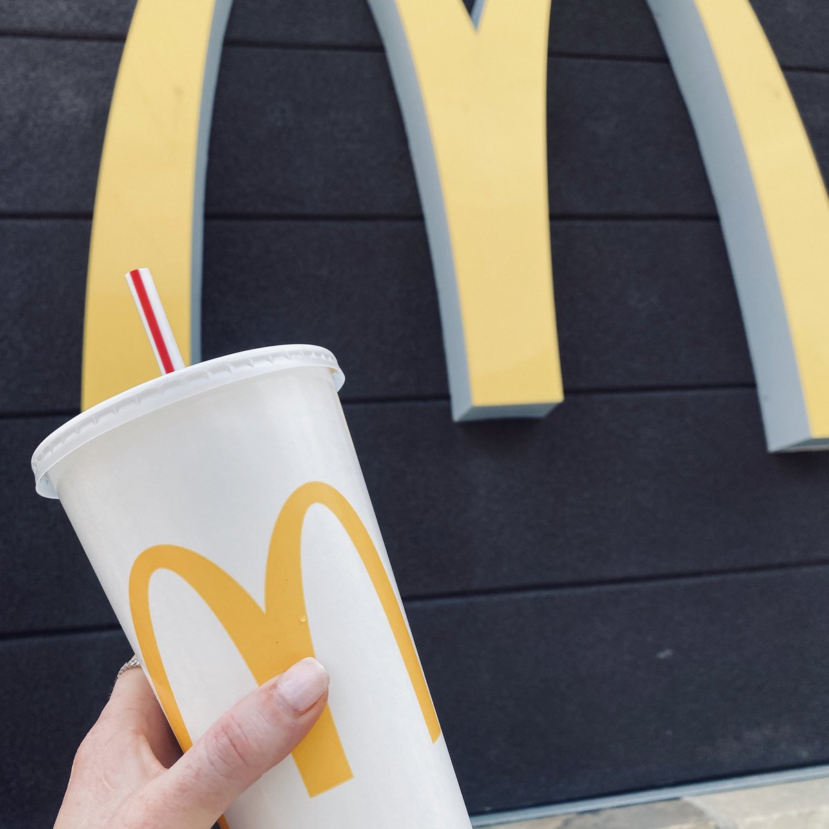 Pandemic hack - most <a href="/McDonalds/">McDonald's</a> still have $1 large Diet Cokes &amp; free WiFi that works for @zoom_us from the parking lot. Biggest fail - my husband came with me today &amp; I told a passerby about all of the nearby bathroom options (including a🌲). Everyone on his work call heard. 🤦🏼‍♀️