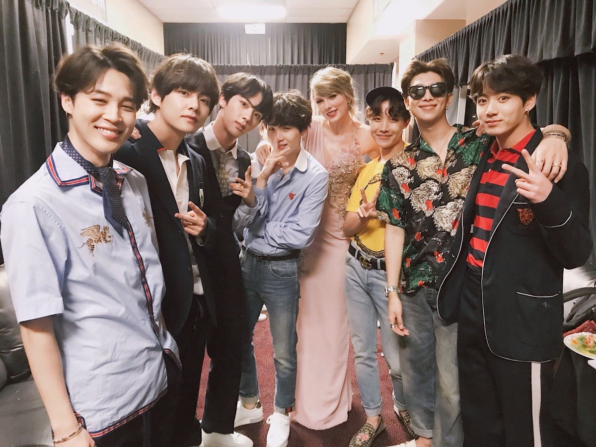 And, now for the best day in BANGSWIFT history- 20th May, 2018. The day BTS and Taylor Swift met for the first time at the BBMAs.
