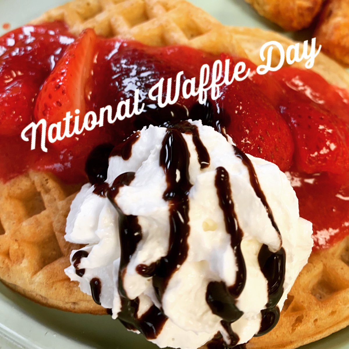 Celebrating waffles anytime of the day! Thank you Chef Joe! #nationalwaffleday #brunch #breakfast #dinner #foodie #foodcomas #foodgawker #gnam #soiree #party #forkyeah #bestfoodfeed #huffposttaste #foodblogeats #gloobyfood #thekitchn #picoftheday #instafood