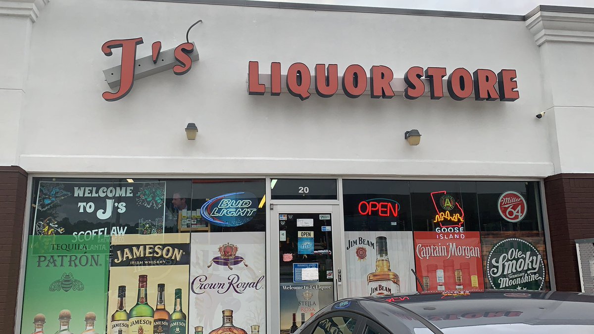 Golden__child00's tweet photo. 🛑🚨🛑 Liquor Sale🛑🚨🛑 My moms landlord Linda Chan of Chan Investments does not want to renew the lease so she can give it over to another owner canceling a BLACK OWNED BUSINESS so we have to go so we’re offering 10% off of EVERYTHING!!!!! Until 8/31/2020
#BlackOwnedBusiness https://t.co/HJtUMye1HY