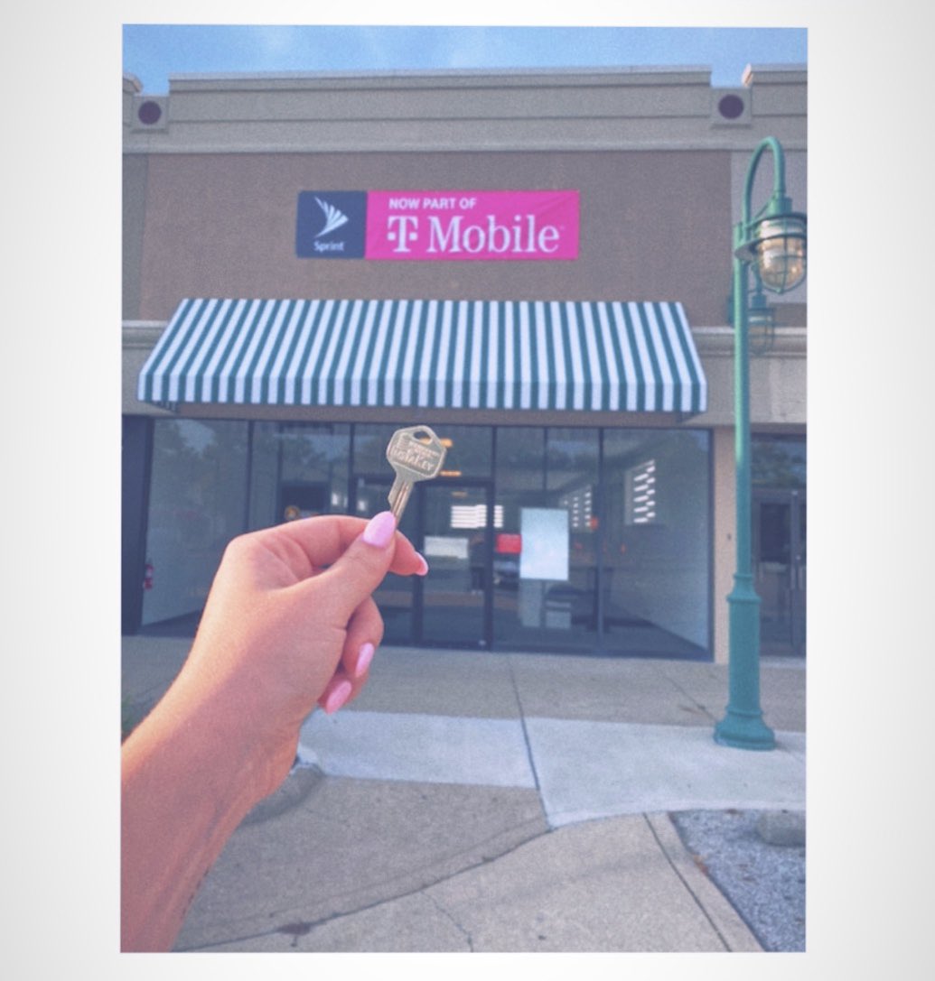 All I needed was the chance... &amp; now it’s my turn. 

BIG Thank you to my current and Previous leaders that have gotten me to where I am. 
Can’t wait to Show up &amp; Show All the way out! ✨ 
<a href="/DamienKelly614/">Damien C. Kelly</a> 
@terryliptak 
<a href="/TMobileToe/">Tofik Abdullah</a> 
<a href="/BKnollRetail/">Brittany K</a> 
<a href="/OdieRetail/">Odie A</a>