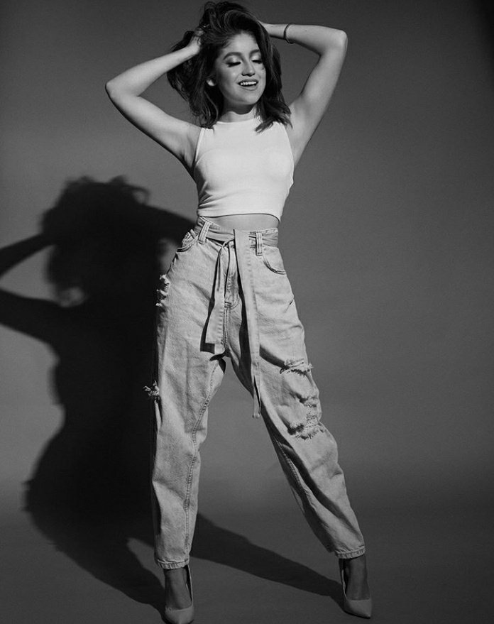 UpdatesKSU's tweet photo. Nuevas fotos de @karolsevilla 💣❤ https://t.co/E0NLAYc8sf