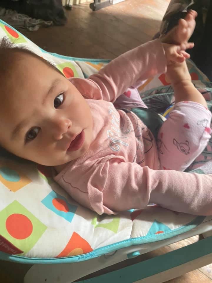 collectibulldog's tweet photo. When I find my feet and eat them everyone goes pweeeeyooooooo Iโm not sure why Iโm just saving on my dummy Iโm frugal like my mum. #cutestbabies #CutenessOverload https://t.co/qnRKbNylIX