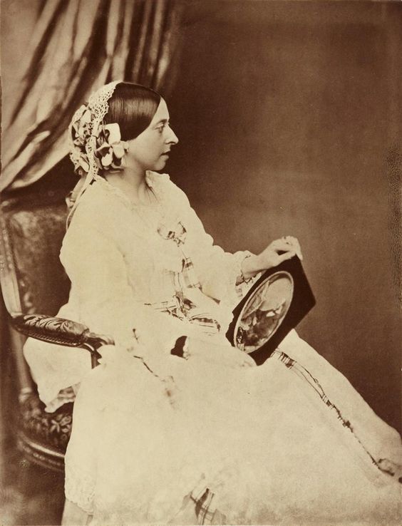 The difference between the Victorian Era and the Edwardian Era in its strictest meaning, is that the Victorian Era was the time in which Victoria was on the throne (1837-1901)