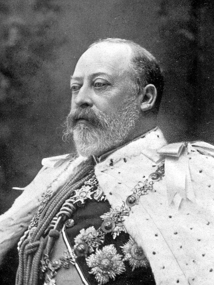 And the Edwardian Era was the time in which her son, Edward VII was on the throne (1901-1910). Many historians consider the Edwardian period to extend until 1914, until the start of the Great War.