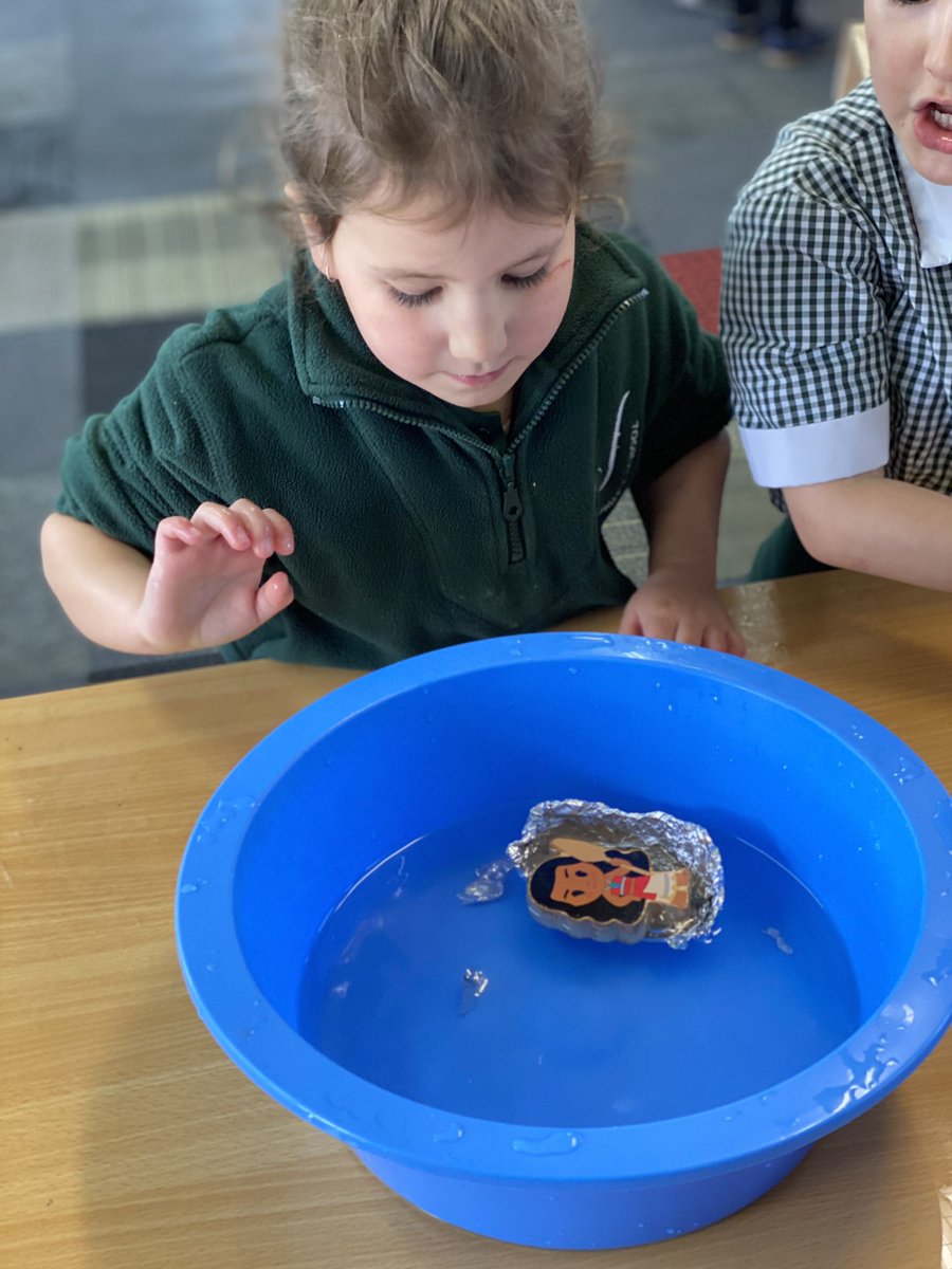 mcleodteach77's tweet photo. Kākano 1 exploring their class story Te Ika-a-Māui in STEM today https://t.co/LOJnpefNEx