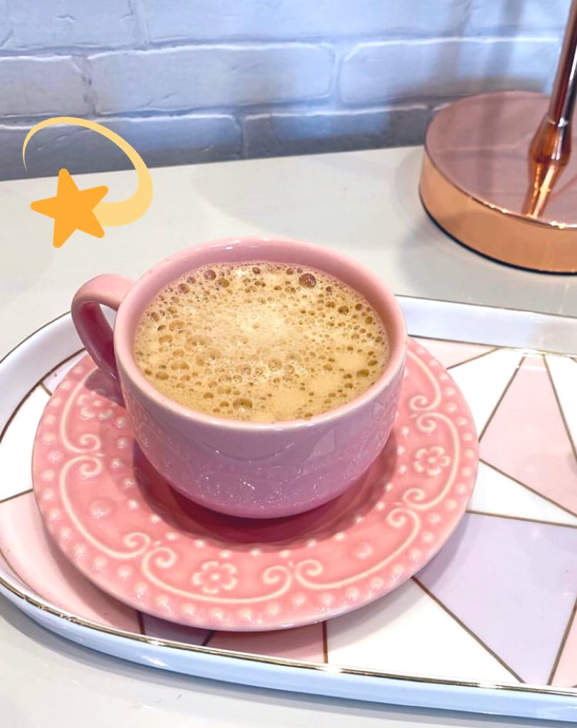 KettyAlxandra's tweet photo. Una taza de cafรฉ no puede cambiar el mundo...
Pero hace mucho mejor el mรญo...El cafรฉ espumosito es amor ๐ฅฐโจ๐ซ https://t.co/bS8xDqq2tZ