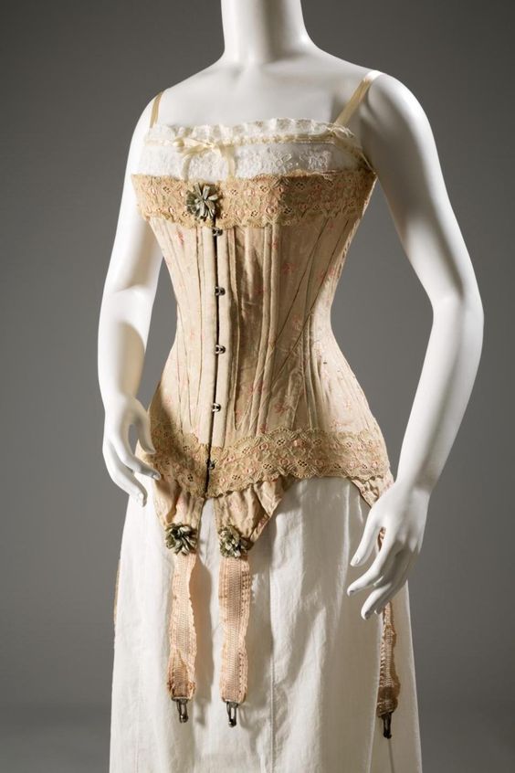 This new corset shape emerged during the last 10 years of the Victorian era, and was popular throughout the Edwardian period.