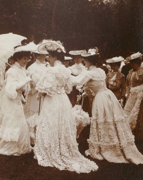 Skirts in the early Edwardian era followed a trumpet bell shape, flaring over the hips and widening at the hemline.