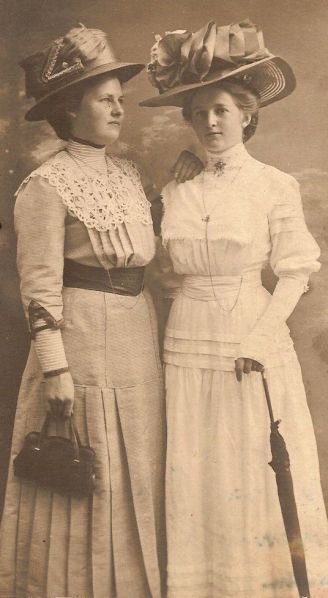White was the most used color in term of blouses and bodices during the Edwardian era.
